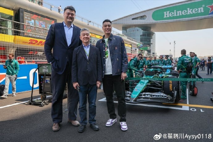 聯(lián)動F1！翟曉川曬與姚明、阿隆索、范志毅、周冠宇等的合照
