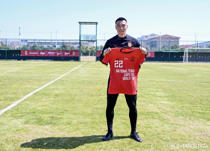 向退役的前國(guó)家隊(duì)球員于大寶表達(dá)感謝、送上祝福