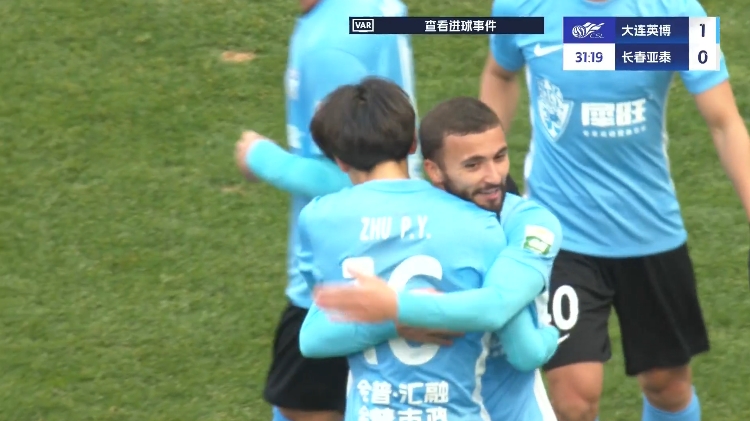 19歲朱鵬宇中超處子球！大連英博1-0領先長春亞泰，馬萊萊助攻