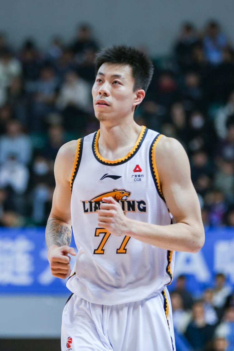 媒體人：張鎮(zhèn)麟、韓德君將因傷缺席今晚對陣北控的比賽