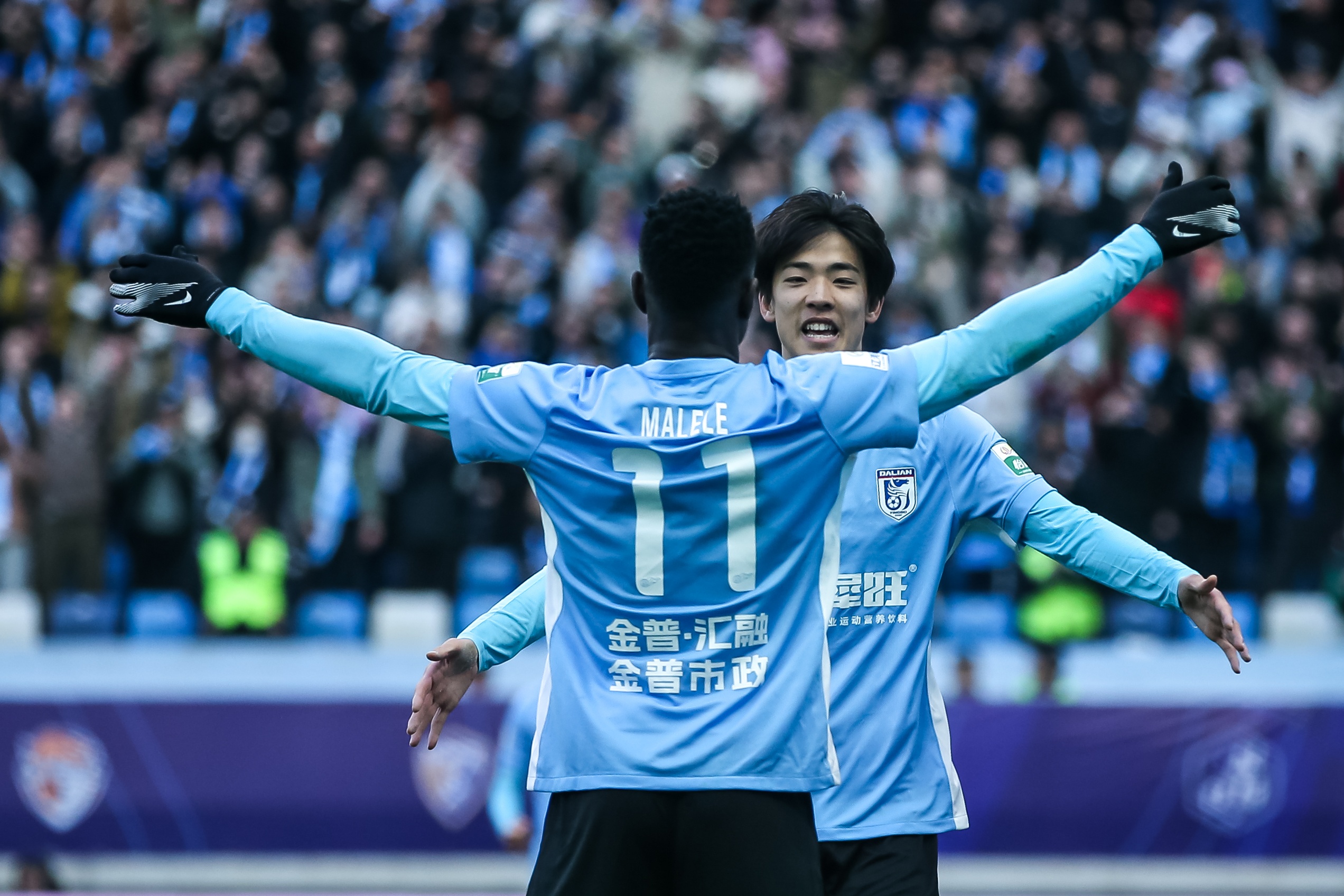 青春風(fēng)暴刮起來(lái)！19歲朱鵬宇&18歲王鈺棟處子球 19歲李新翔1射2傳